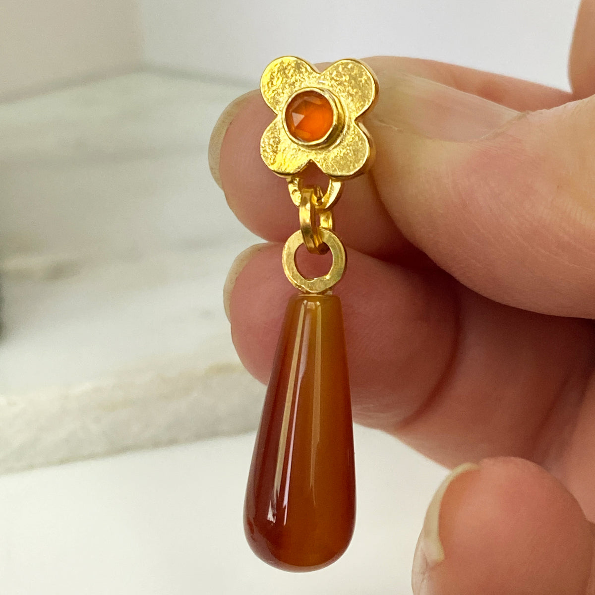 Clover Carnelian Gold Earrings