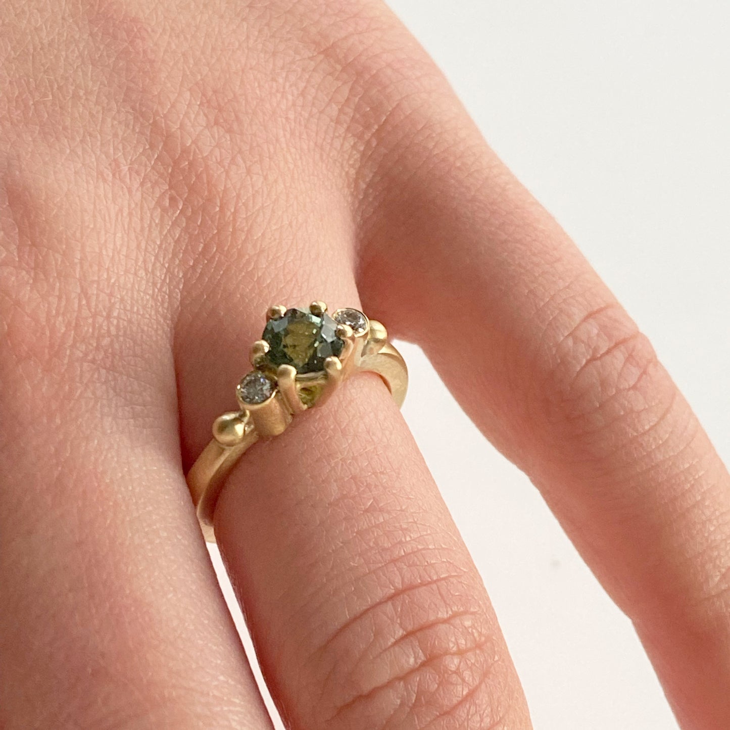 Green Teal Sapphire Gold Ring