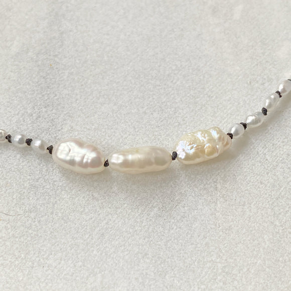 Seed White Pearl Friendship Bracelet