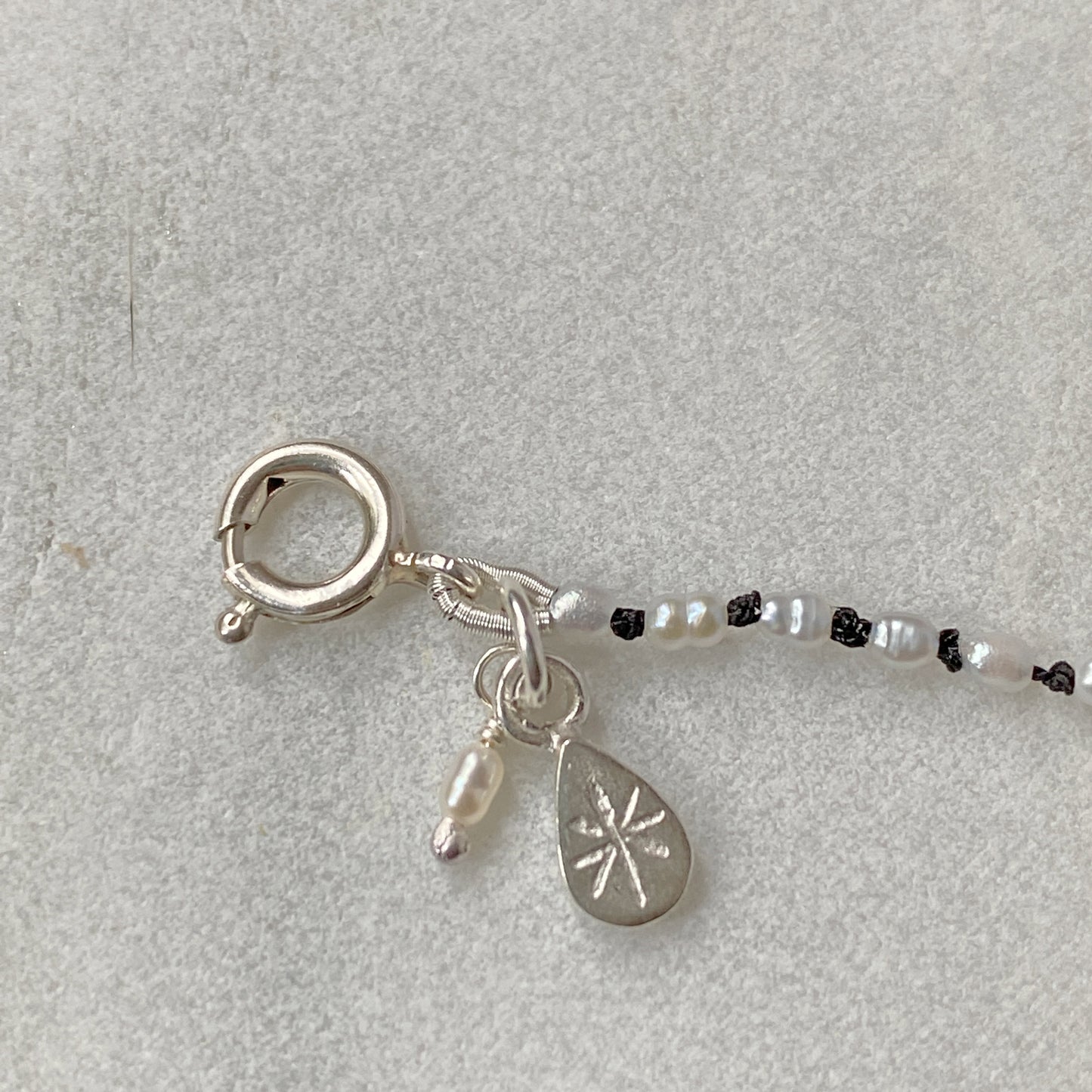 Seed White Pearl Friendship Bracelet