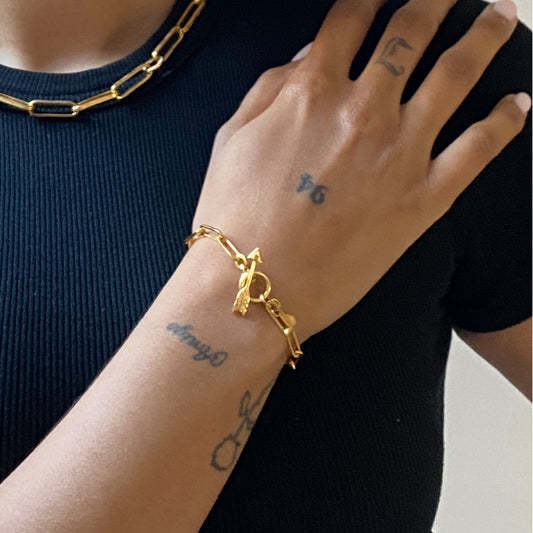 Chain Gold Bracelet with Arrow