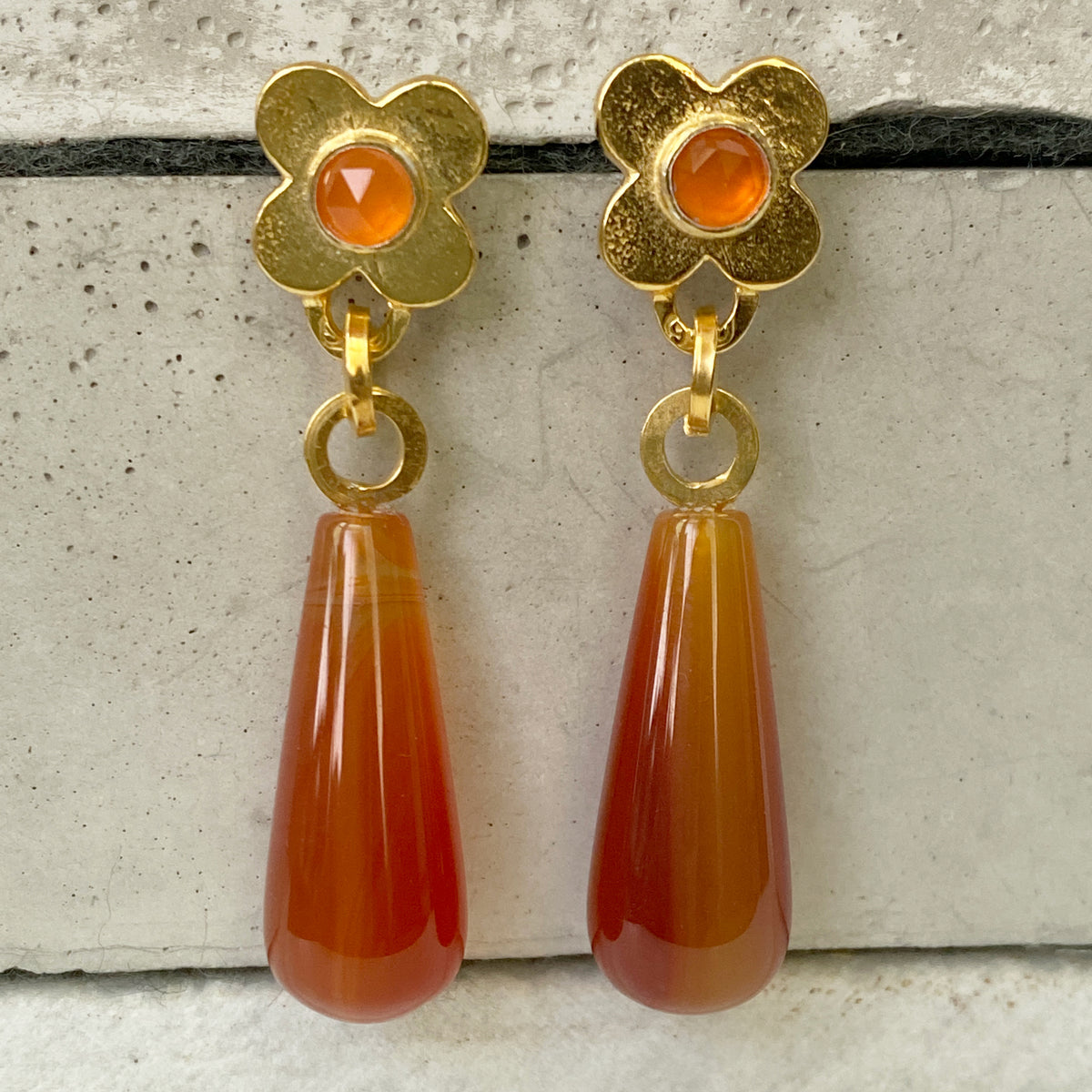Clover Carnelian Gold Earrings