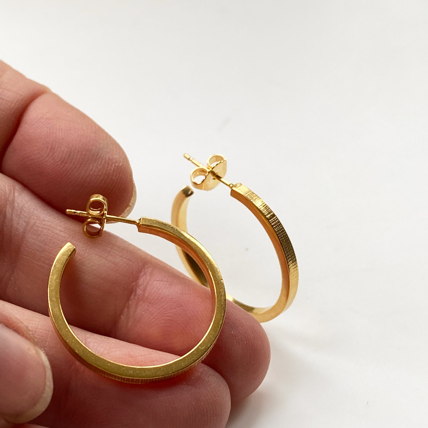 Texture Hoops Gold