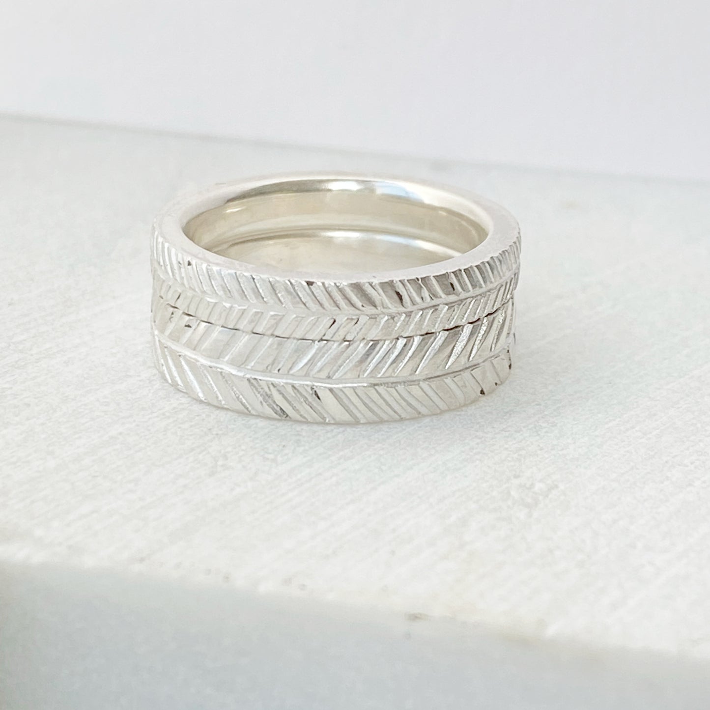 Chevron Thin Band