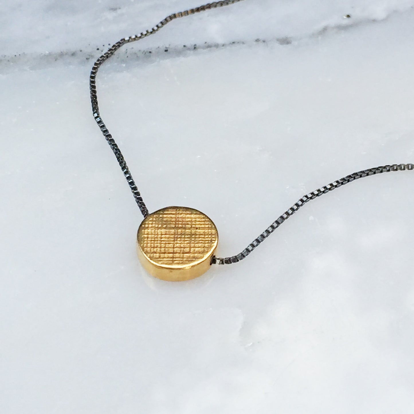 Dot Pendant Gold