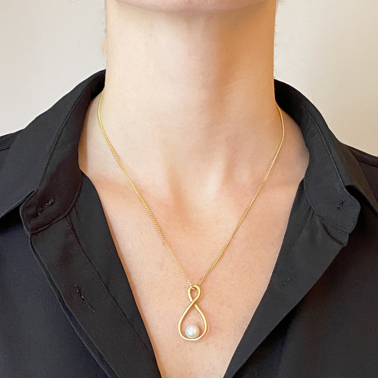 Eternity Infinity Pearl Gold Pendant