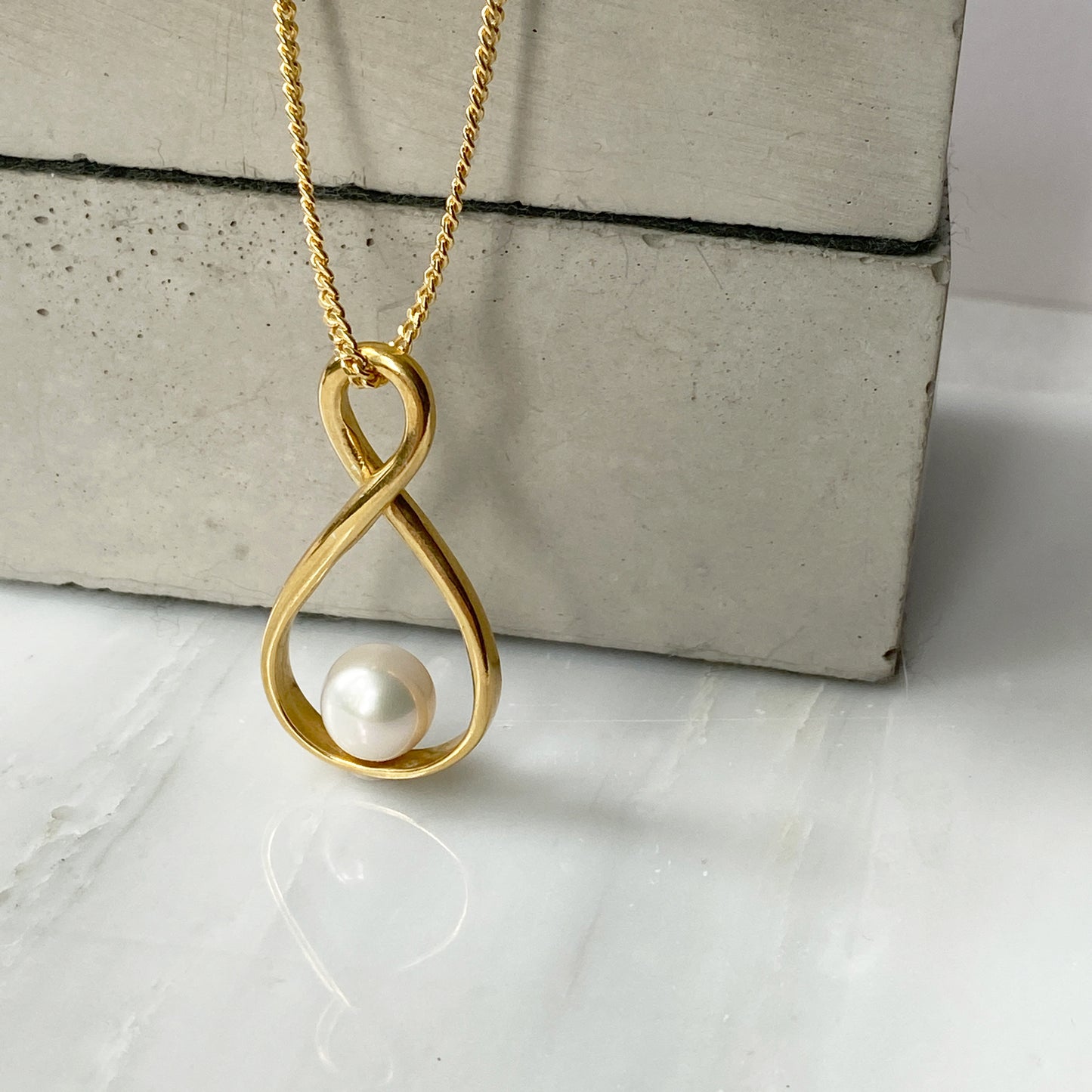 Eternity Infinity Pearl Gold Pendant