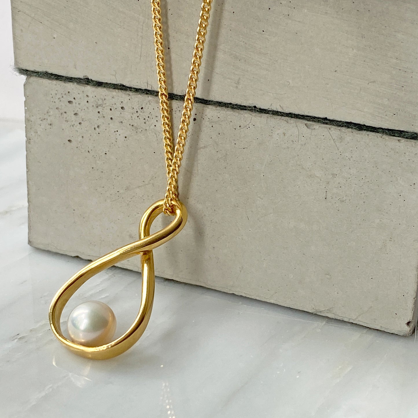 Eternity Infinity Pearl Gold Pendant