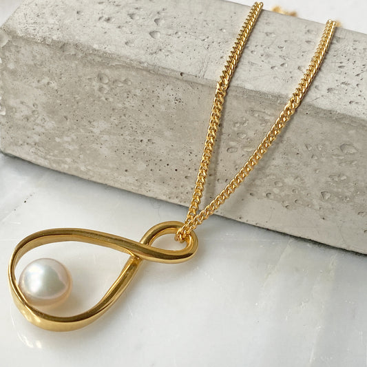 Eternity Infinity Pearl Gold Pendant