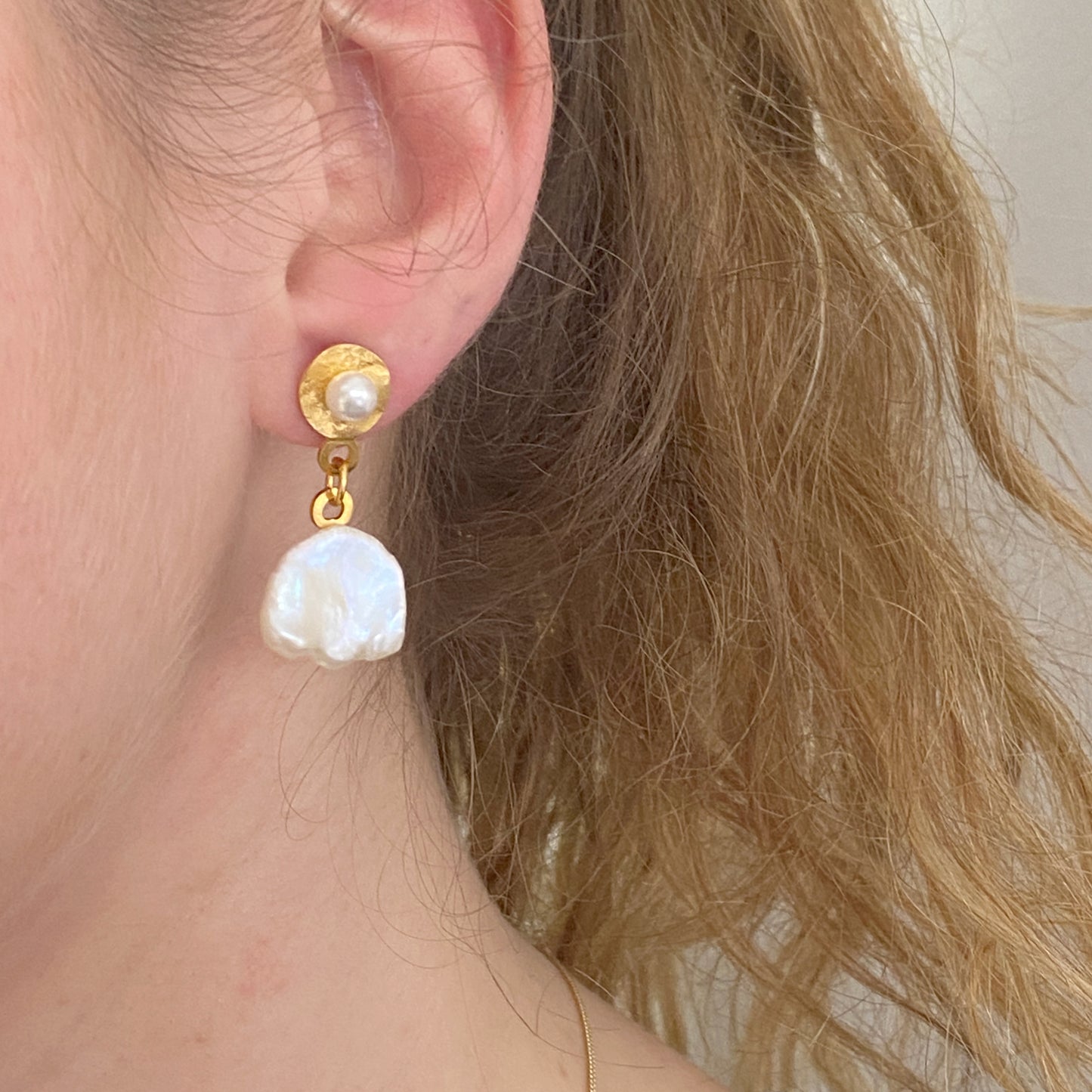 Keshi Pearl Molten Gold Earring