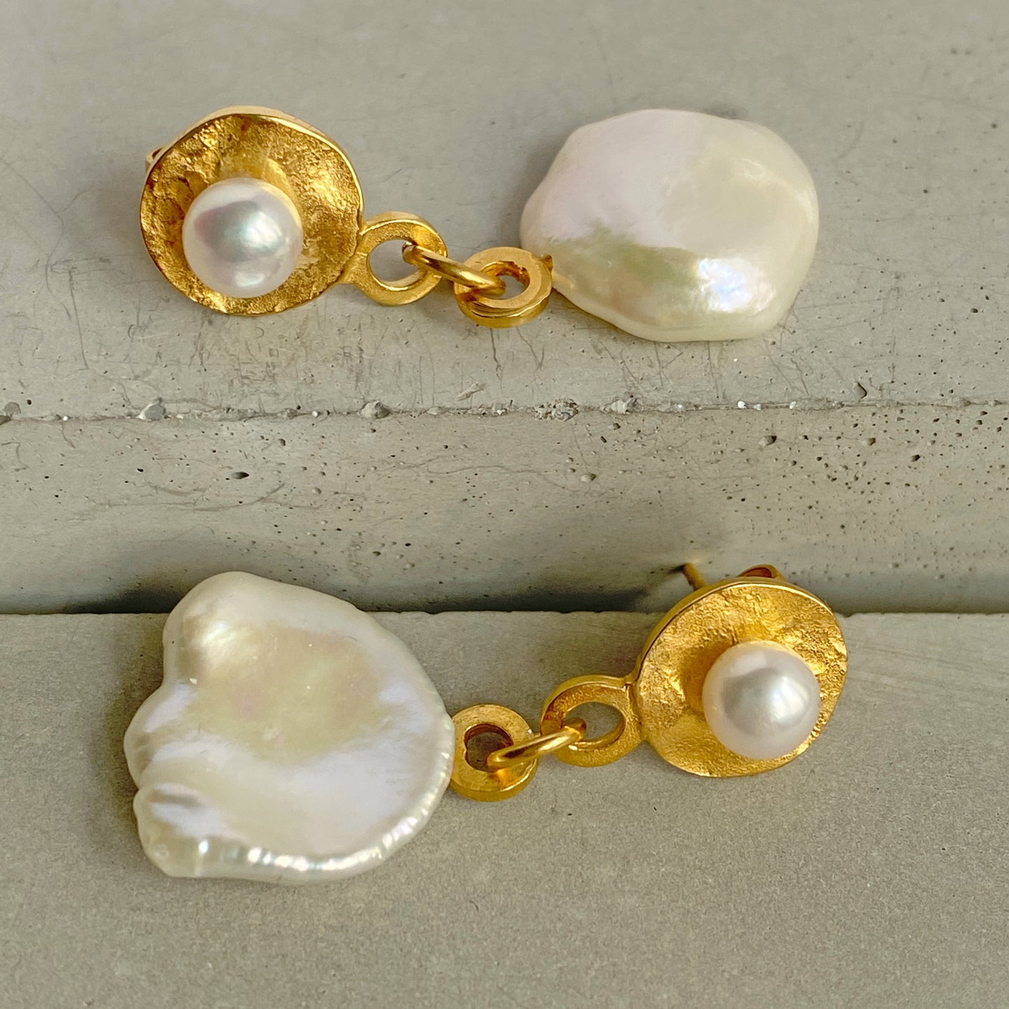 Keshi Pearl Molten Gold Earring