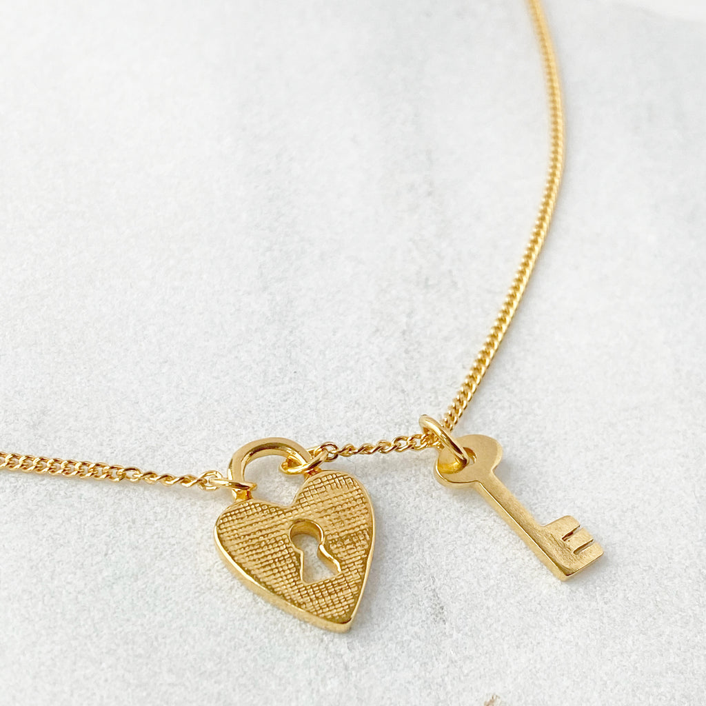 Heart & Key Gold Pendant