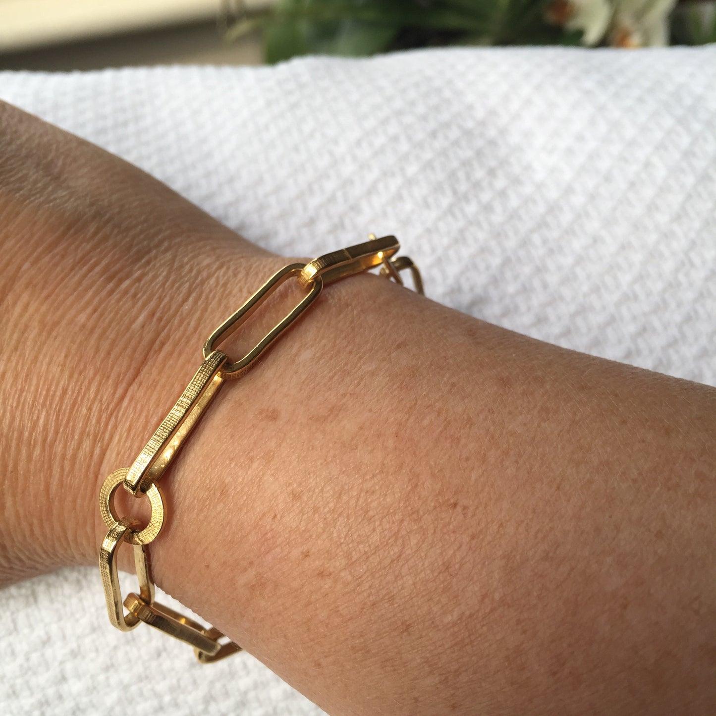 Chunky T Bar Bracelet Gold